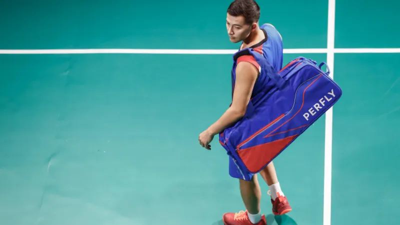 Vì sao bạn nên mang theo túi đựng vợt cầu lông?
